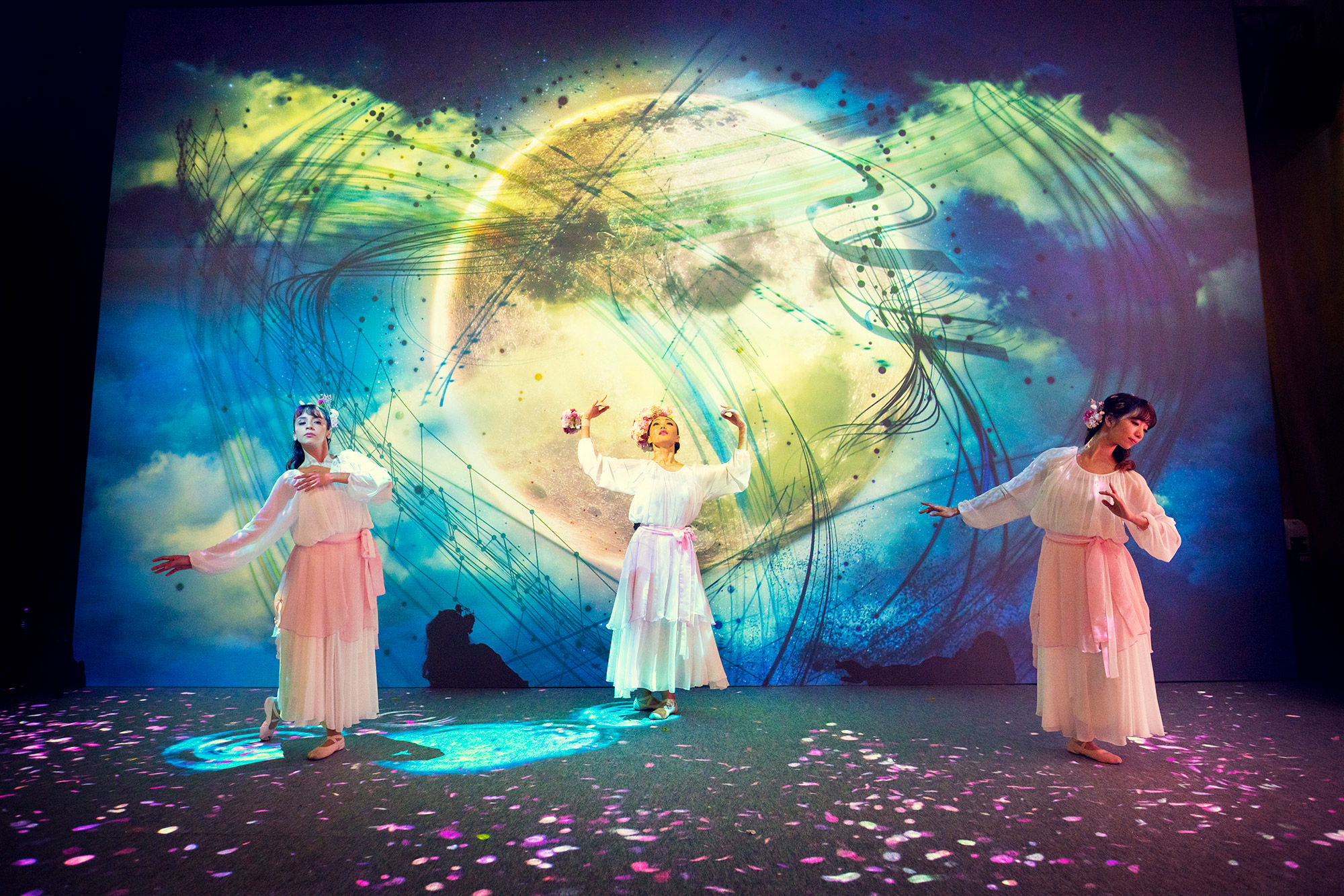 OUSAI GardenでAI アーティスト「HUMANOID DJ」がコラボレーションパフォーマンス NAKED FLOWERS 2021 −桜− 世界遺産・二条城